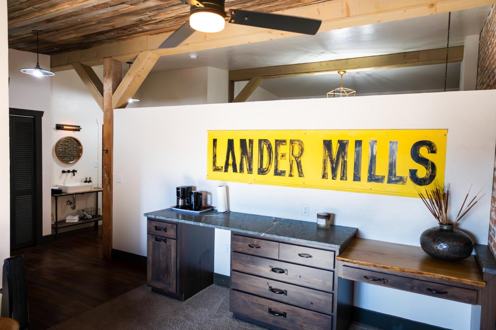 Lander Millhouse 호텔 외부 사진